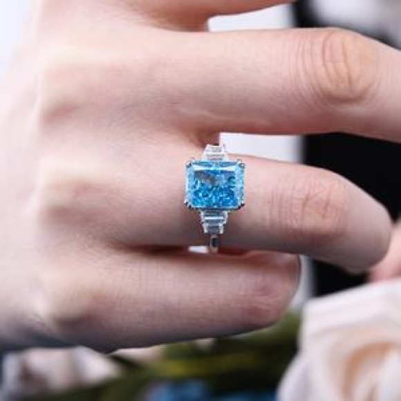 1ct Radiant Aquamarine Ring - Picture 12 of 16